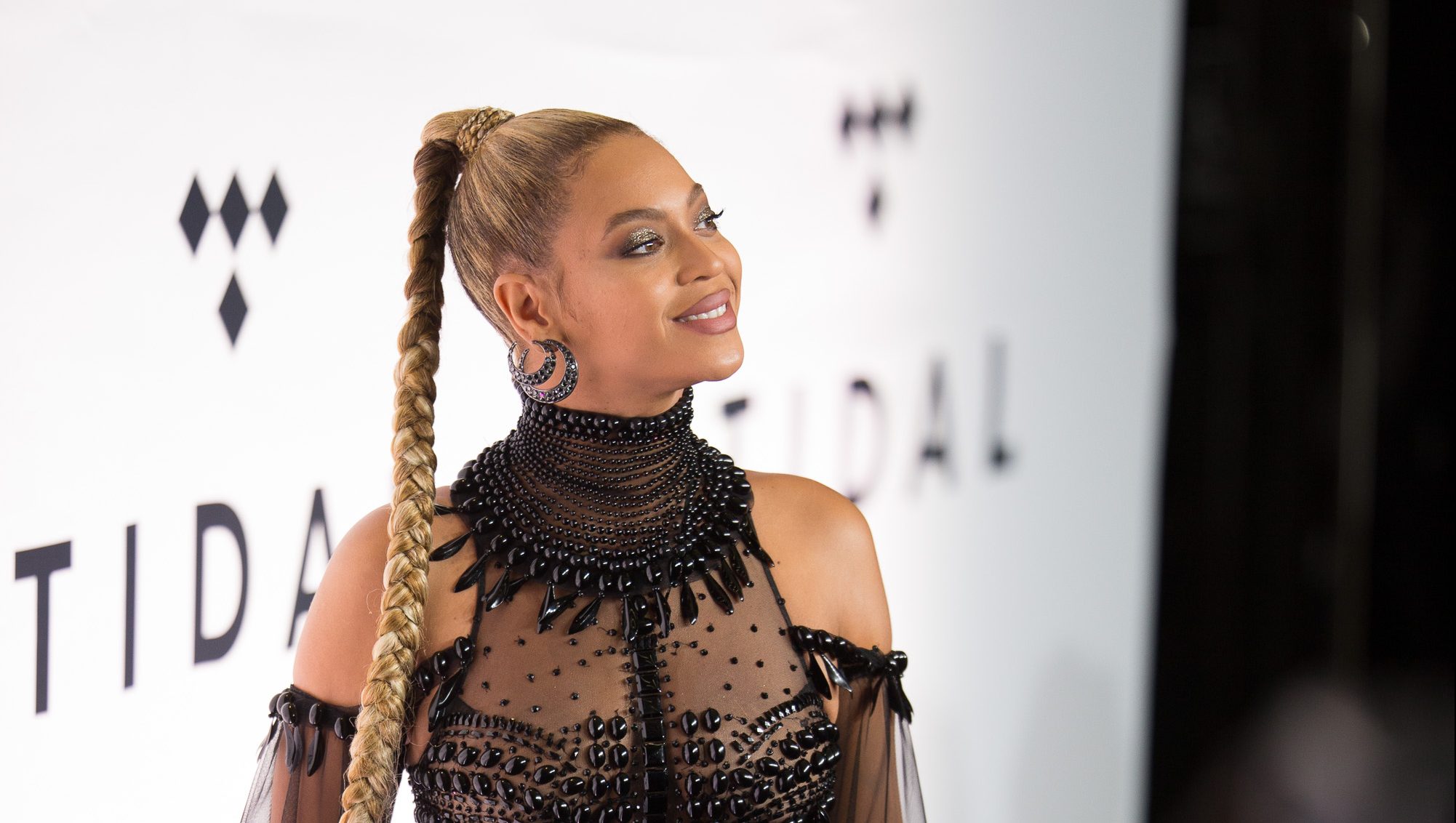 Beyonce arriving at the Tidal X benefit show