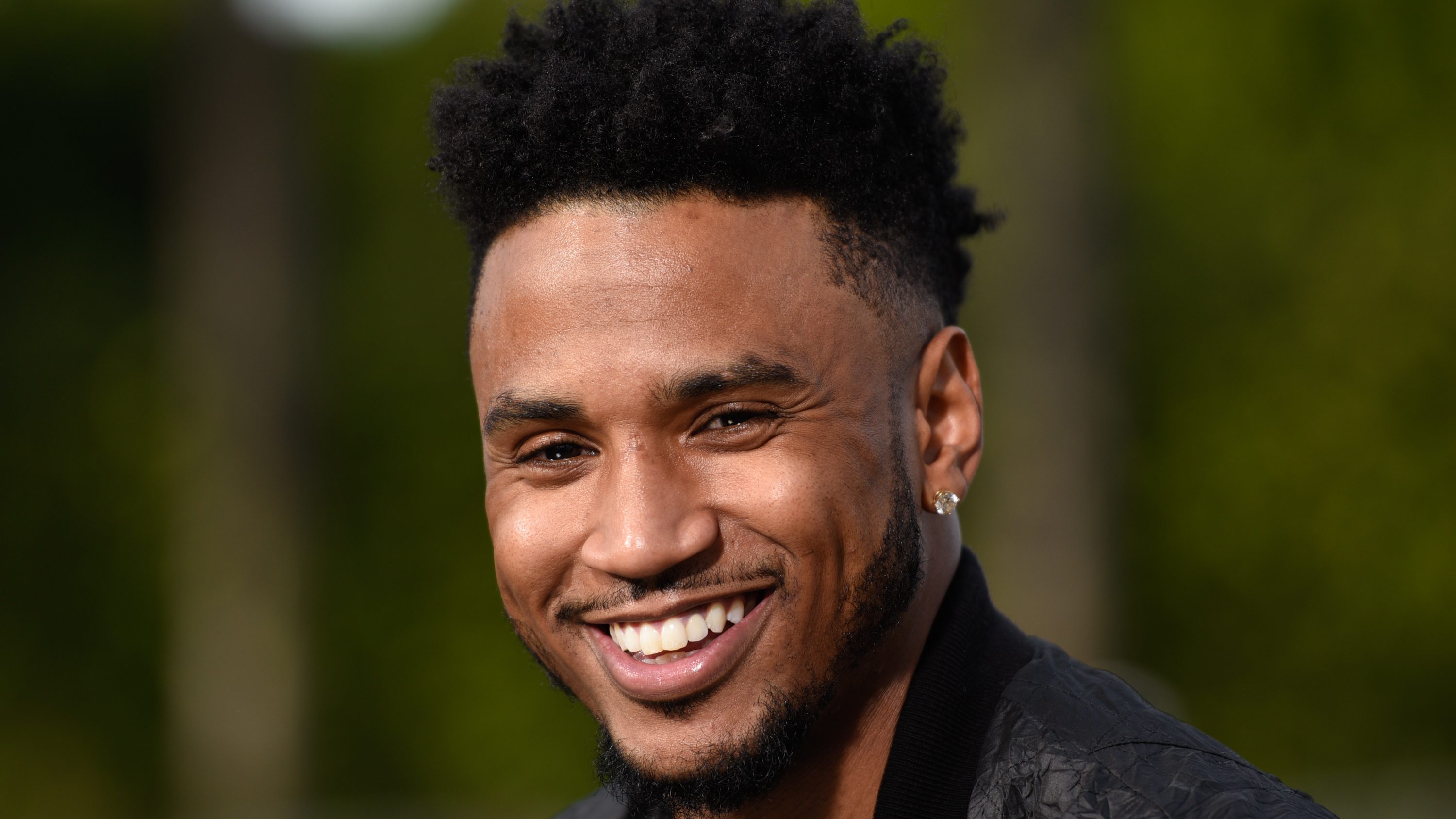 Trey Songz Visits 'Extra'